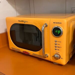 Brand new retro orange 🍊 microwave